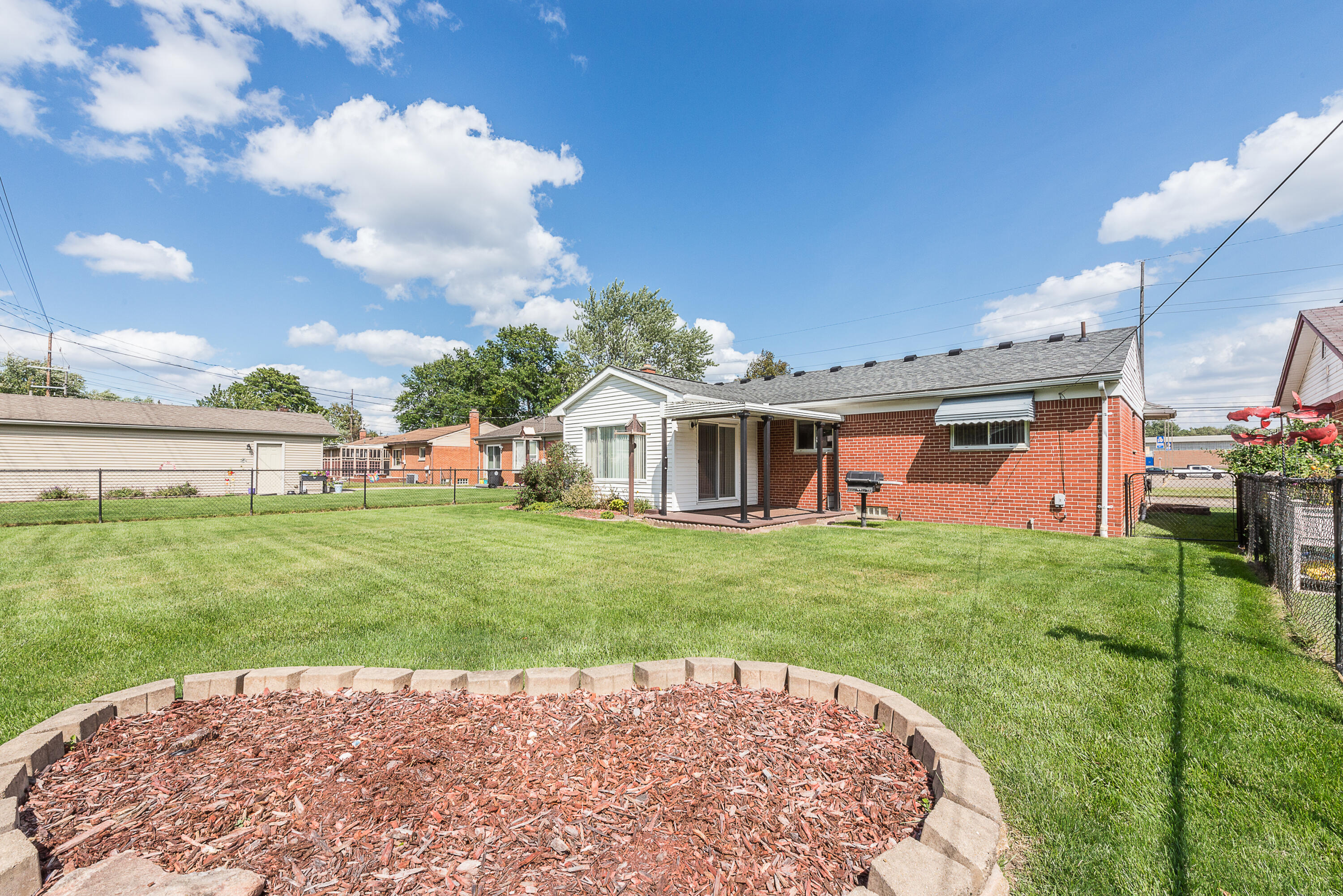 14677 Newburgh Road Livonia, MI 48154 - Photo 45 of 54 DSC_5983