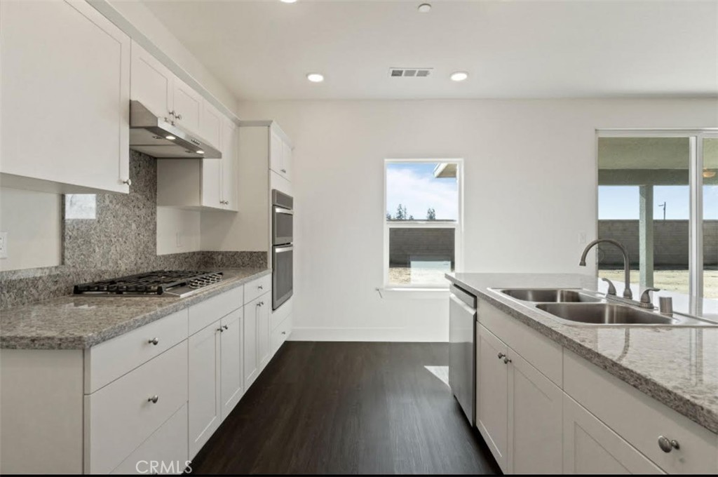 1207 Via Valencia Madera Ca Madera, CA 93637 - Photo 5 of 10
