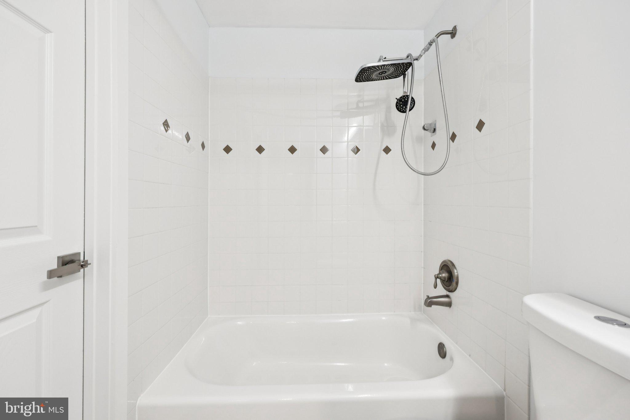 1666 Harvest Green Court Reston, VA 20194 - Photo 22 of 46