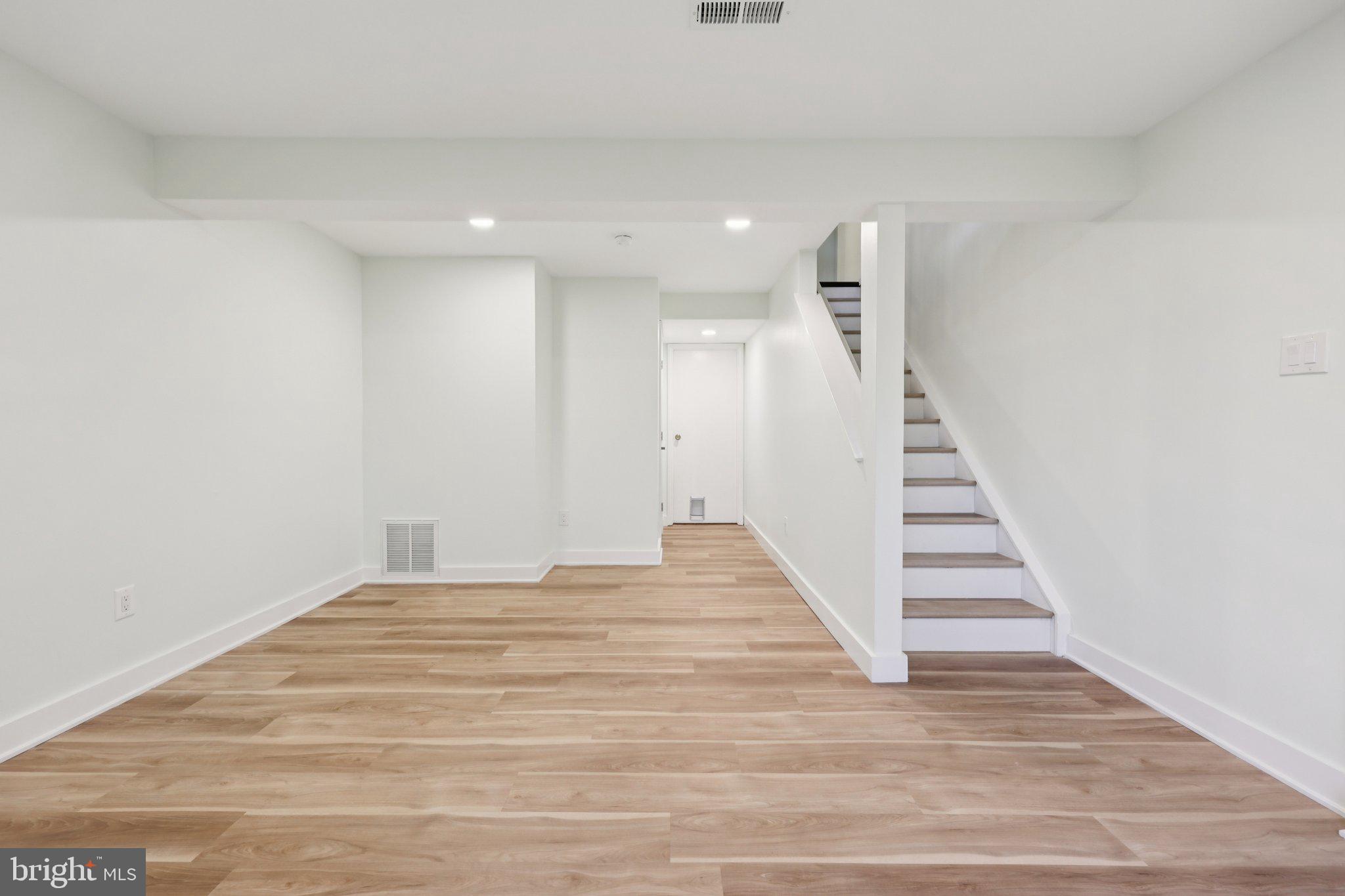 1666 Harvest Green Court Reston, VA 20194 - Photo 31 of 46 Play Room, Rec Room Family Room