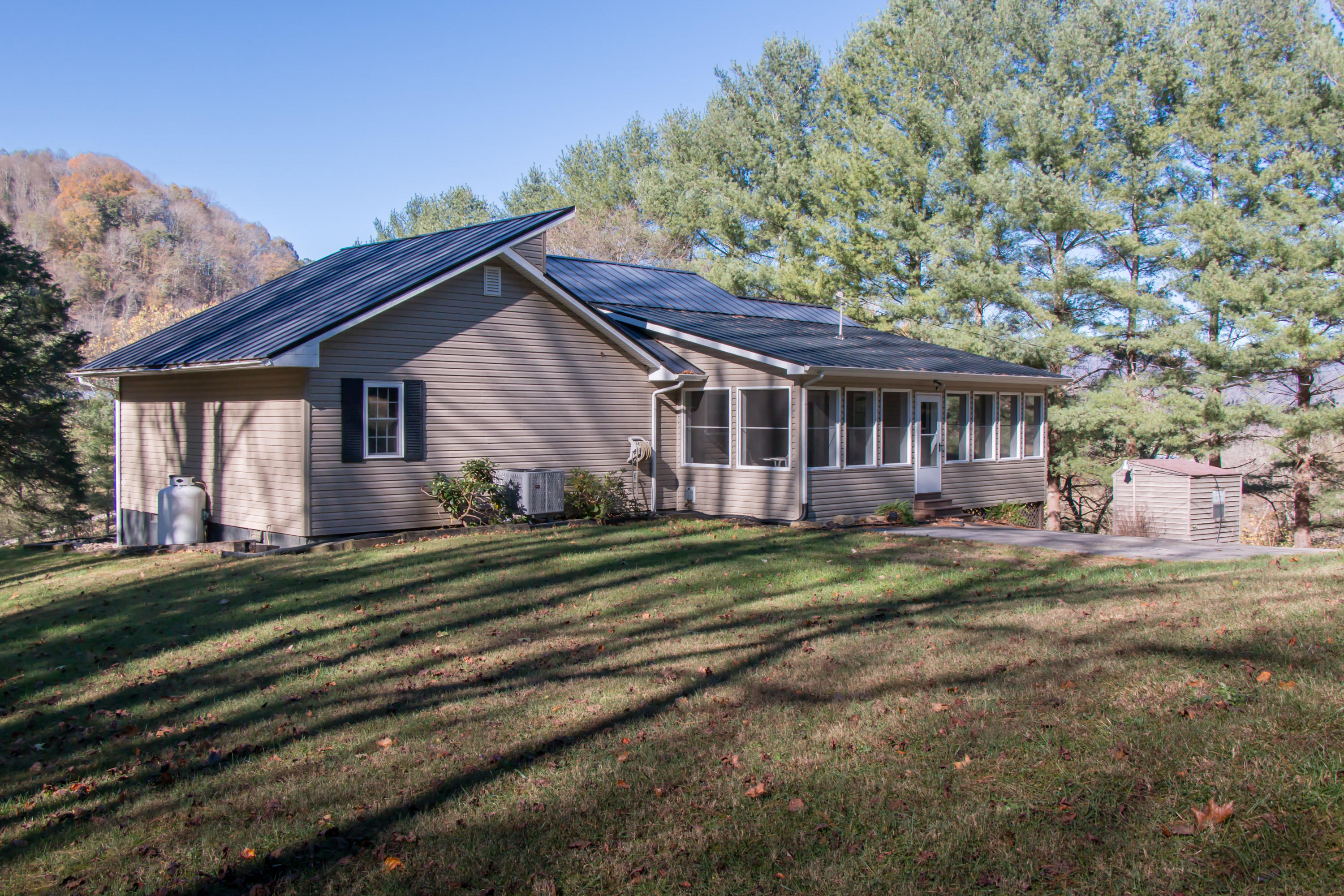 12087 Litchfield