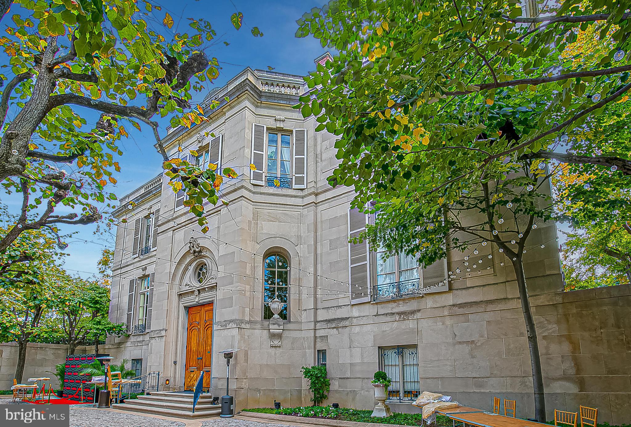 1660 Kalorama Road Northwest Washington, DC 20009 - Photo 33 of 37 Meridian Hill Park