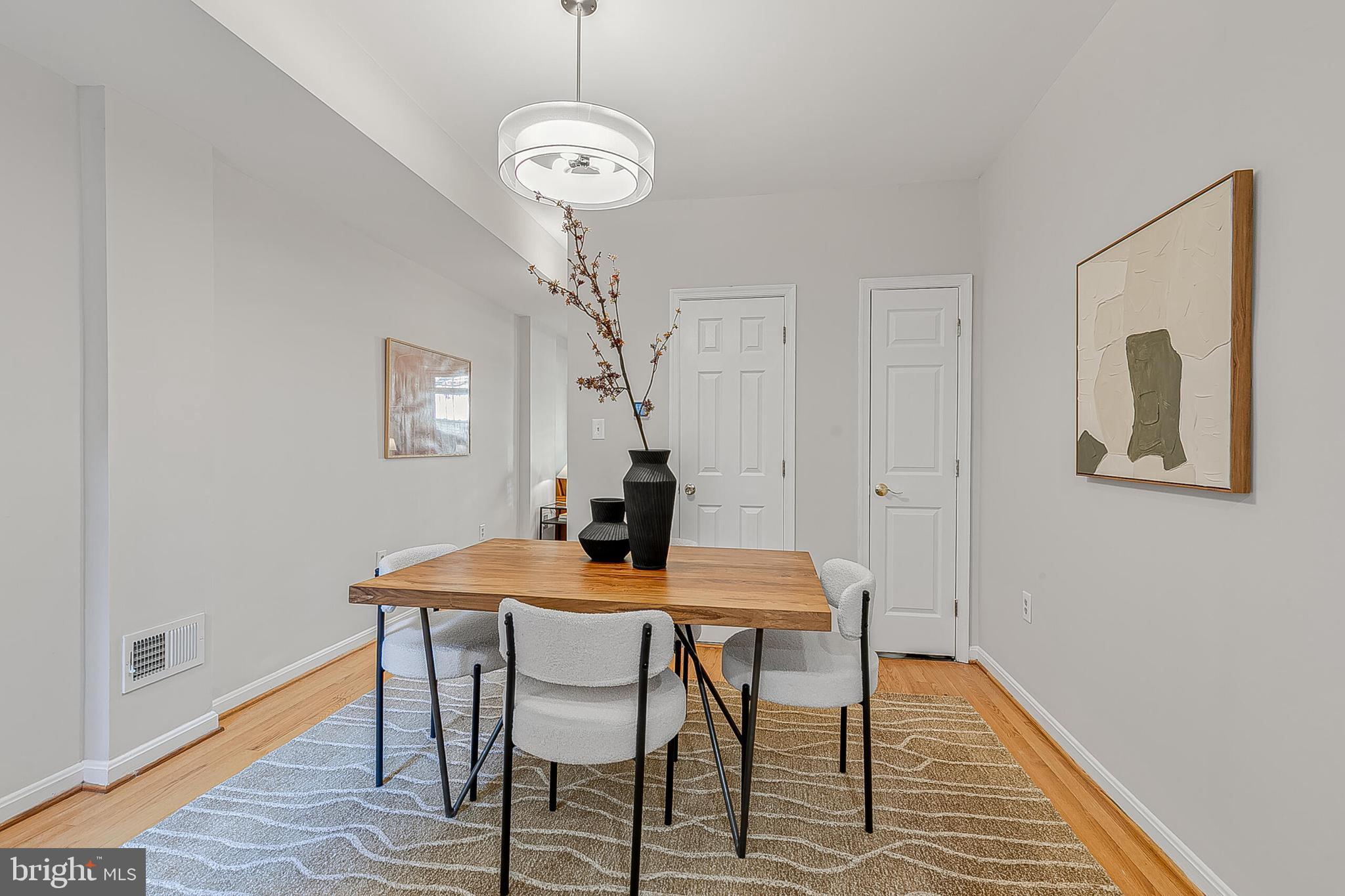 1660 Kalorama Road Northwest Washington, DC 20009 - Photo 6 of 37 Dining Room