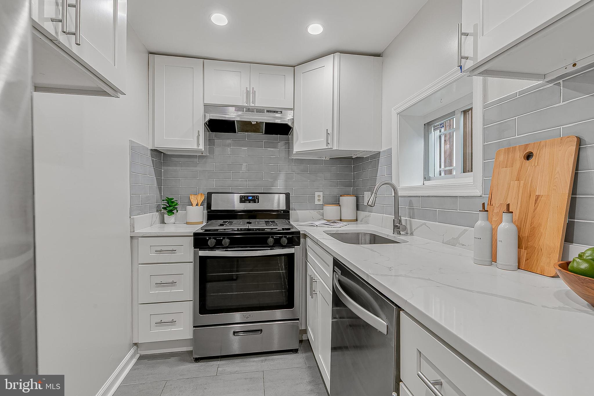 1660 Kalorama Road Northwest Washington, DC 20009 - Photo 8 of 37 Kitchen