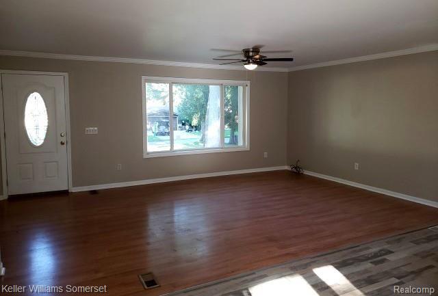 2104 Highfield Road Waterford, MI 48329 - Photo 8 of 45 20190919_095420 (Small).jpg