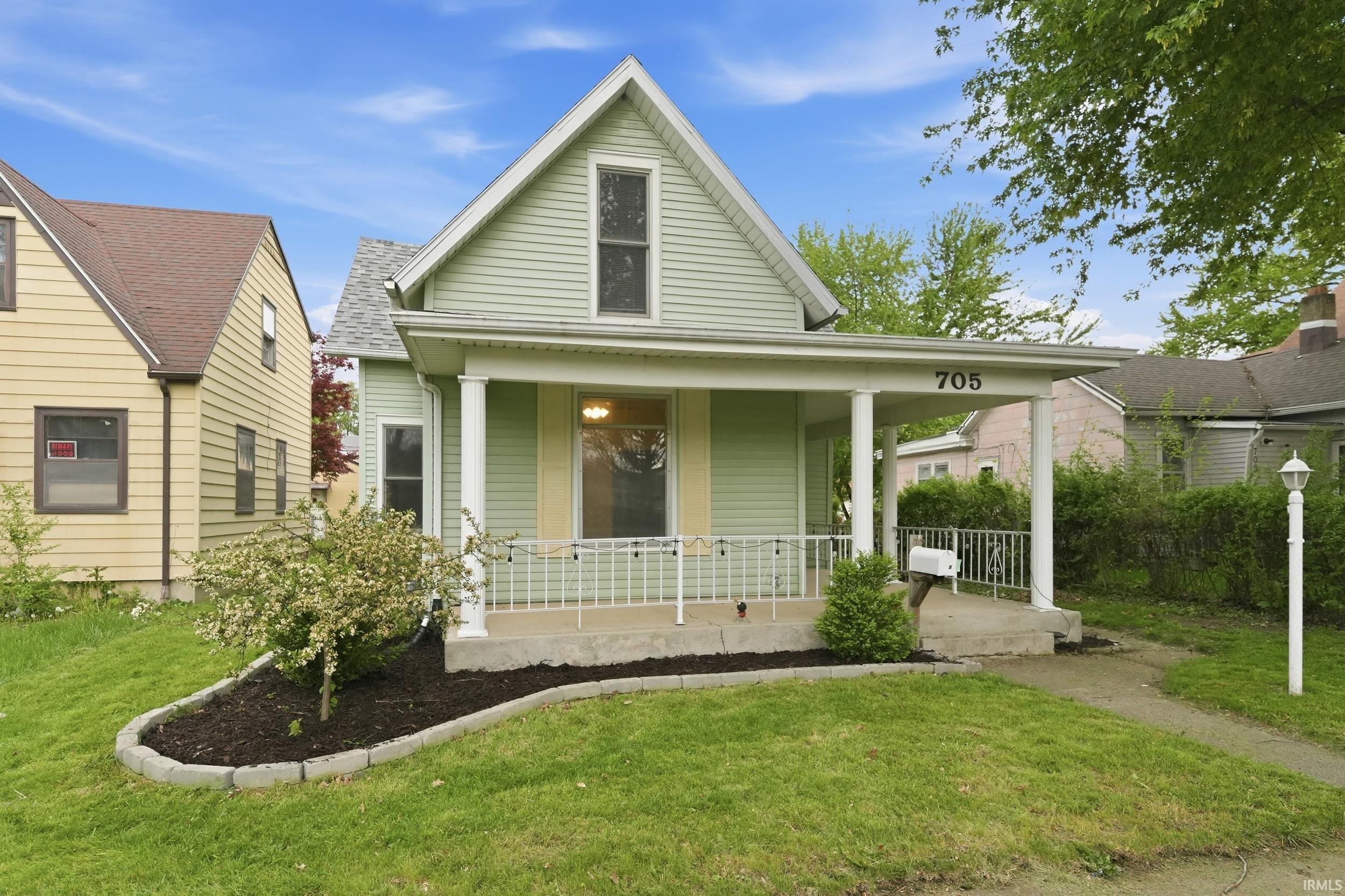 705 Riverside Avenue Fort Wayne, IN 46805 - Photo 3 of 27