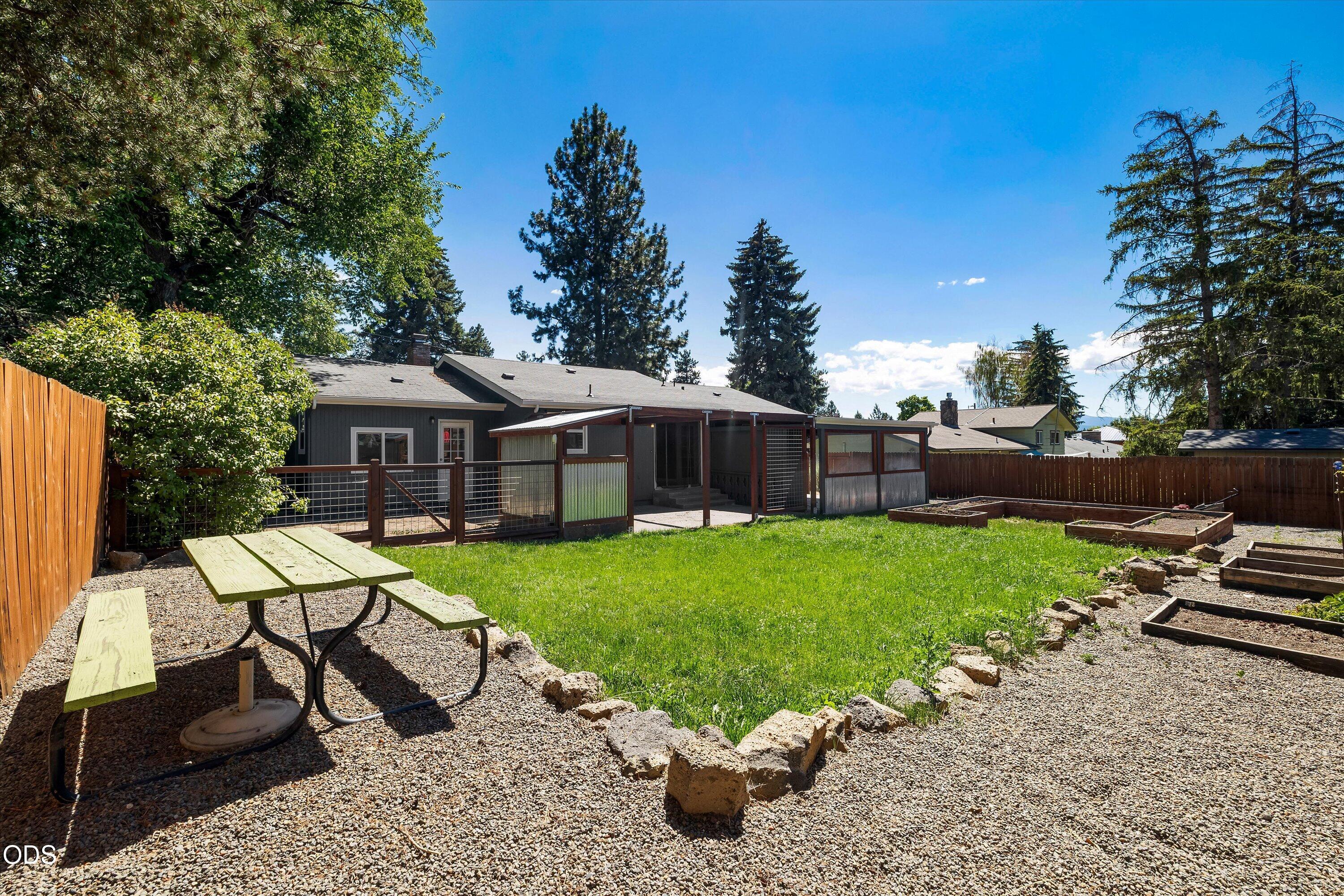 660 Northeast Innes Lane Bend, OR 97701 - Photo 8 of 41