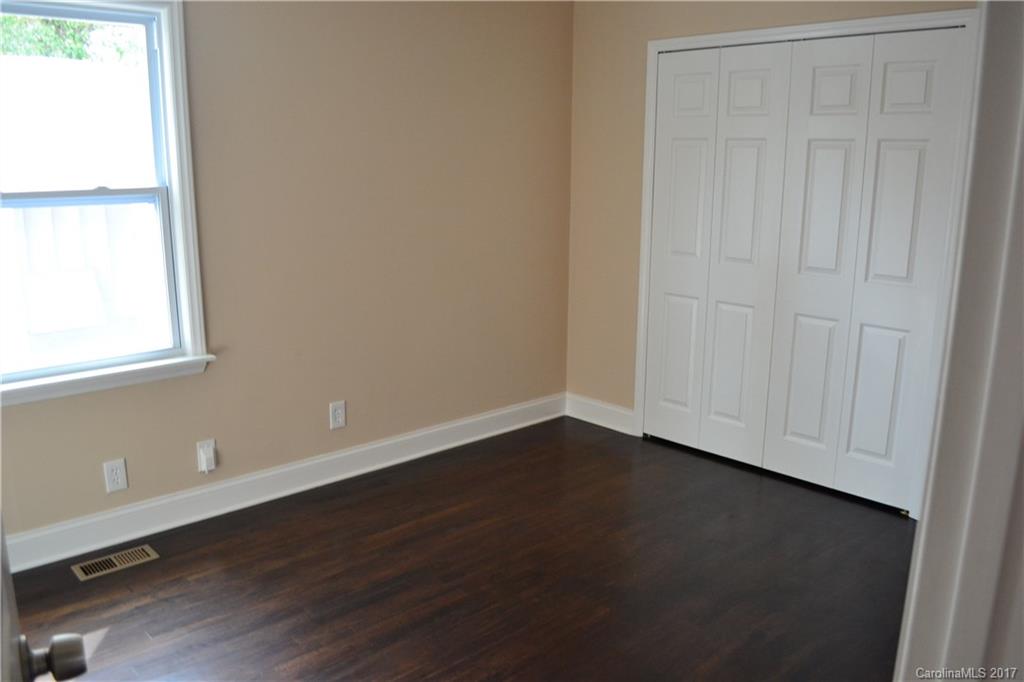 2415 Thornton Road Charlotte, NC 28208 - Photo 10 of 11 Gallery Image 10