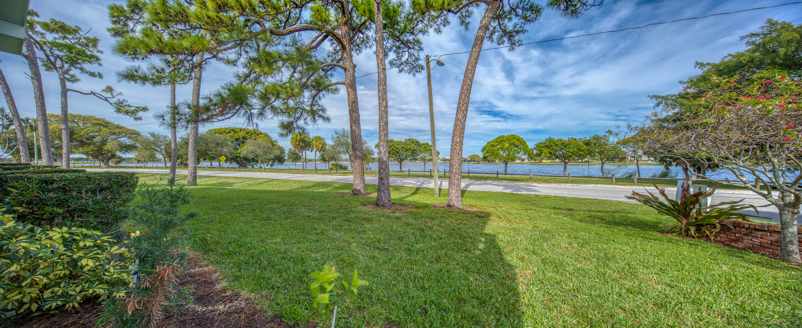 2004 Lake Osborne Drive, Unit 1 Lake Worth Beach, FL 33461 - Photo 15 of 30 a view of a park
