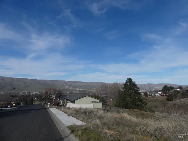 $90,000 | 2987 Knoll Crest Drive, Lewiston, ID 83501