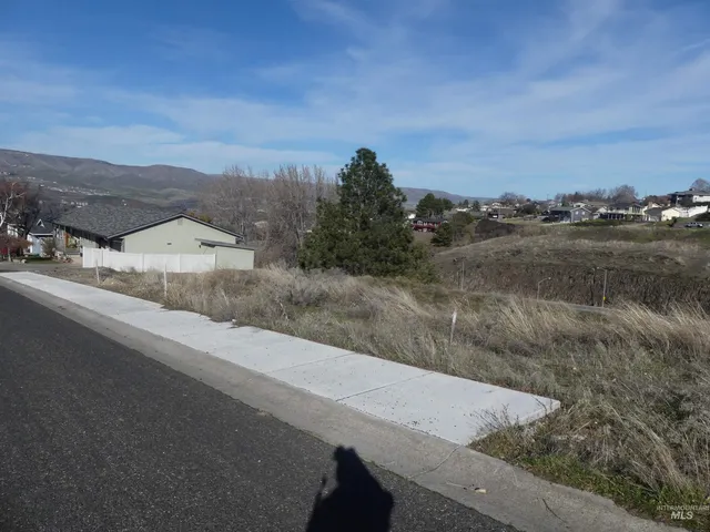 $90,000 | 2987 Knoll Crest Drive, Lewiston, ID 83501