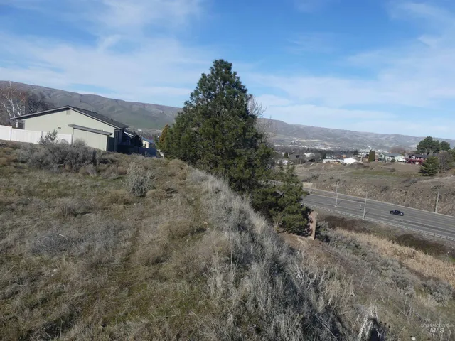 $90,000 | 2987 Knoll Crest Drive, Lewiston, ID 83501