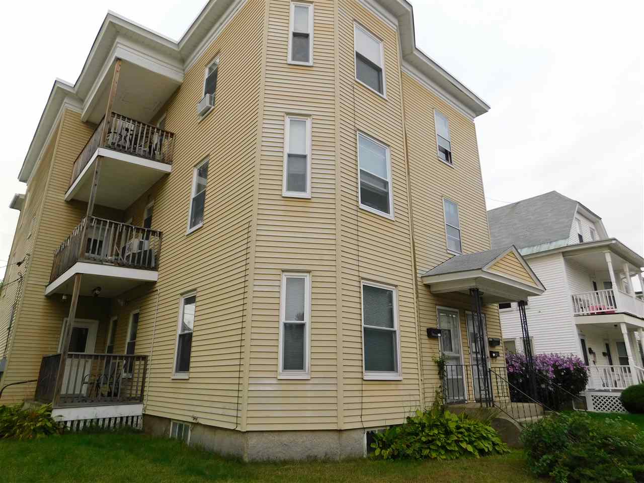 690 Rimmon Street Manchester, NH 03102 - Photo 1 of 16