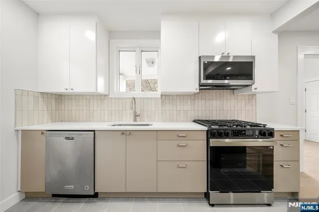 $3,900 | 21 Milton Street, Cresskill, NJ 07626