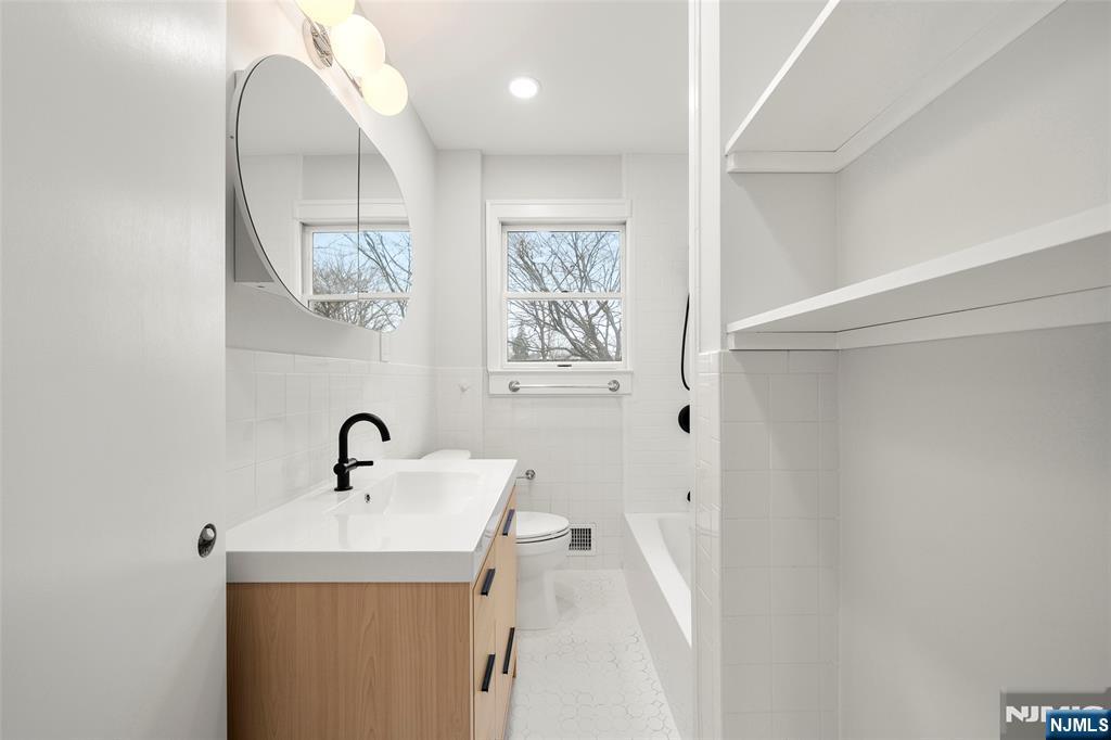 21 Milton Street Cresskill, NJ 07626 - Photo 16 of 26