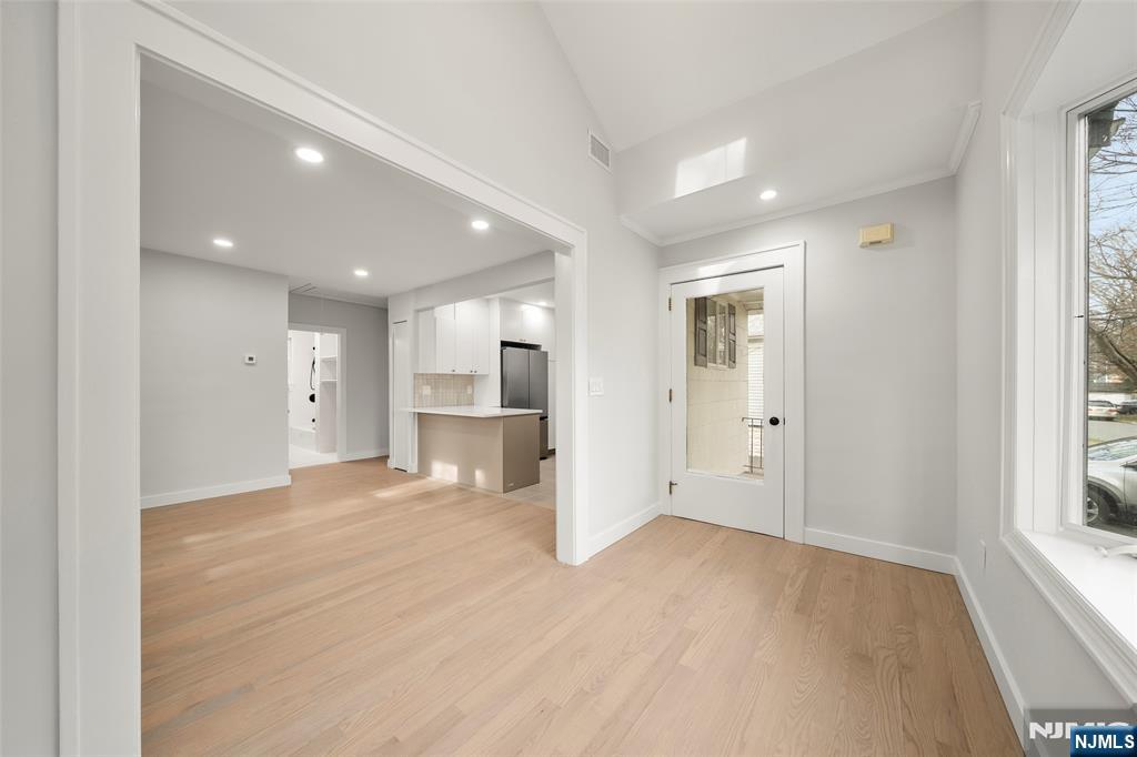 21 Milton Street Cresskill, NJ 07626 - Photo 5 of 26