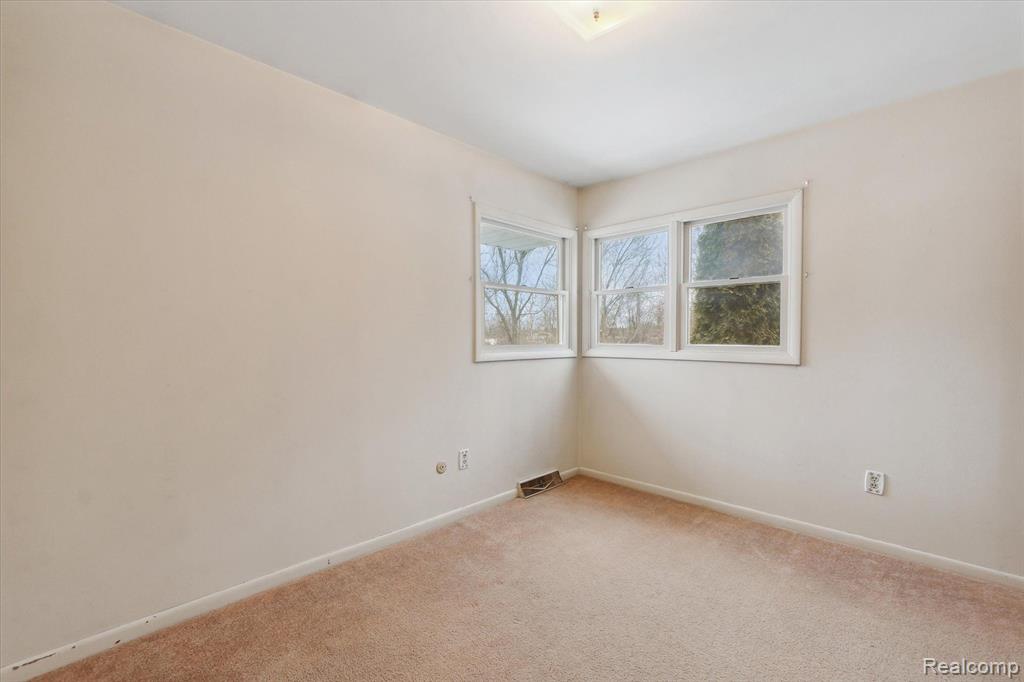 10392 West Sargent Road Fowlerville, MI 48836 - Photo 16 of 45 Gallery Image 16