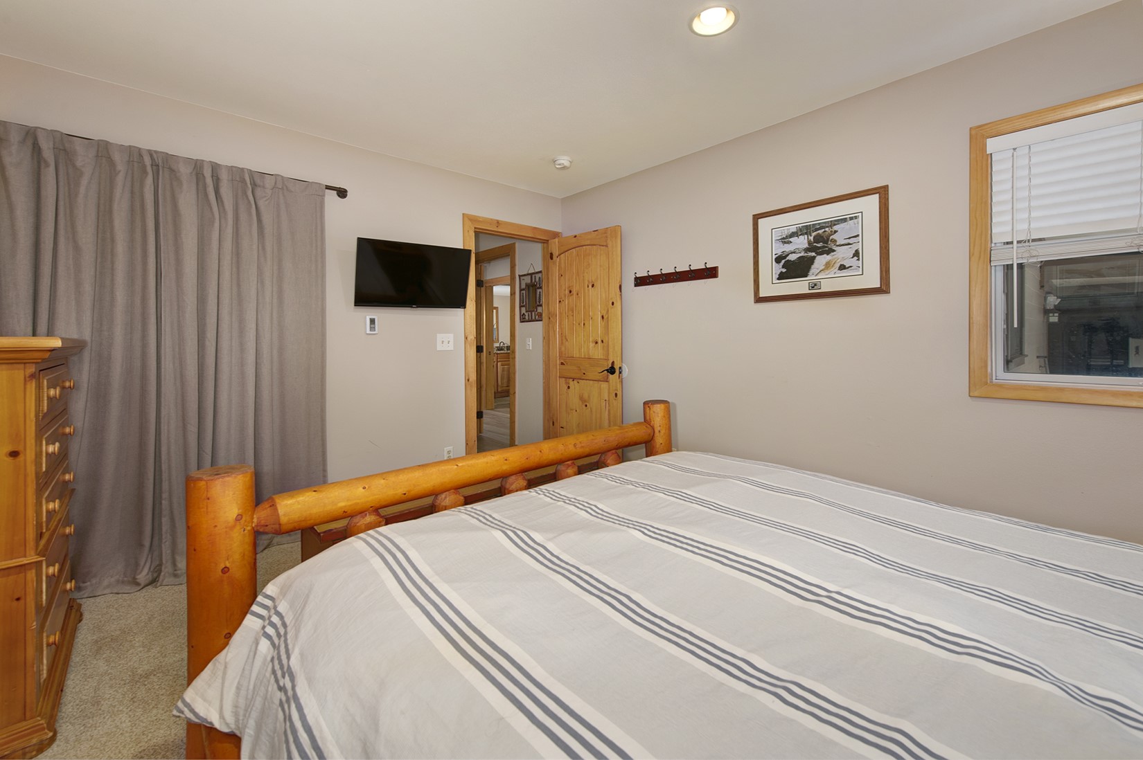 325 Four Oclock Road, Unit B103 Breckenridge, CO 80424 - Photo 12 of 25 Gallery Image 12