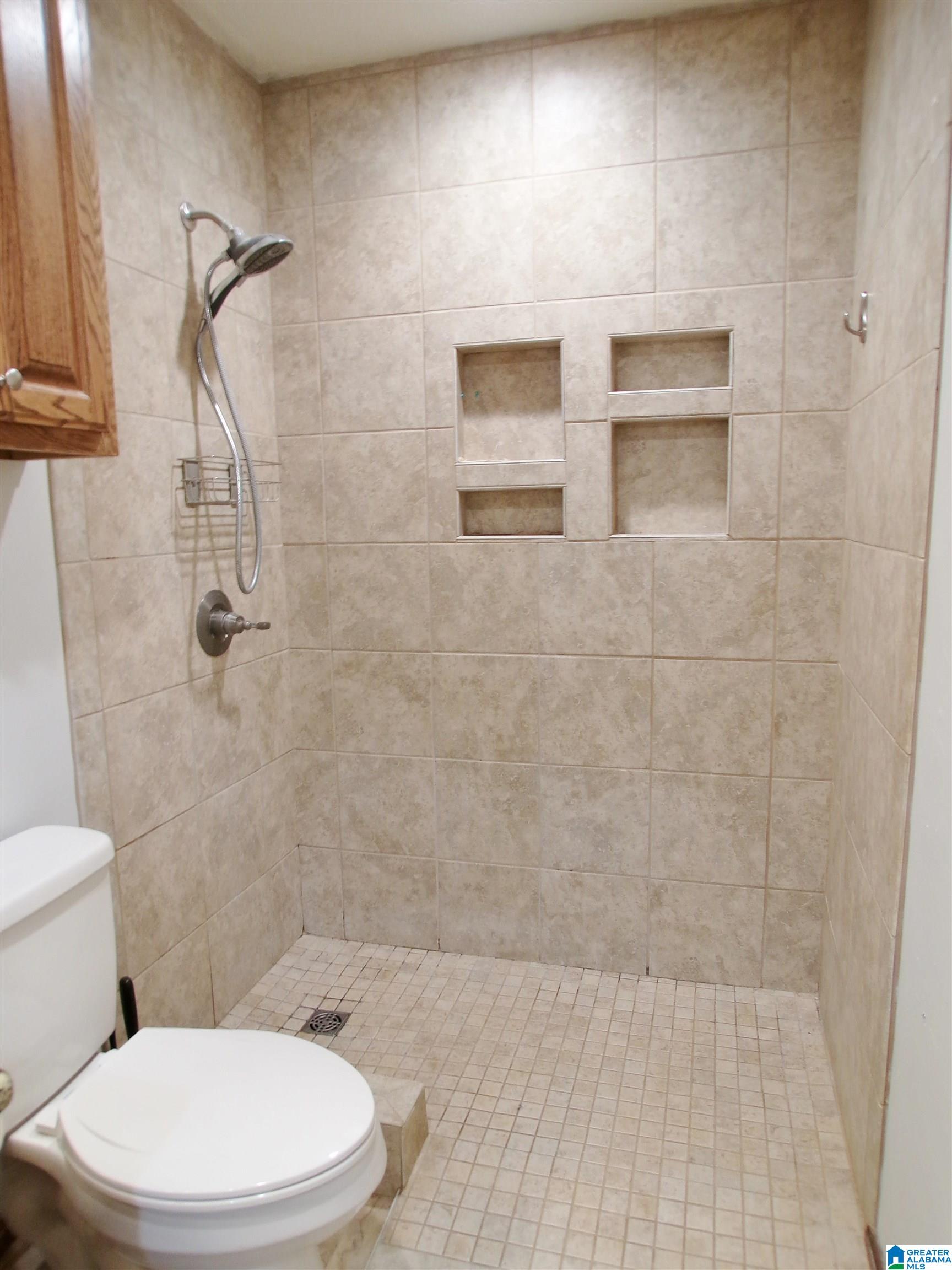 1707 Roundhill Road Weaver, AL 36277 - Photo 27 of 78