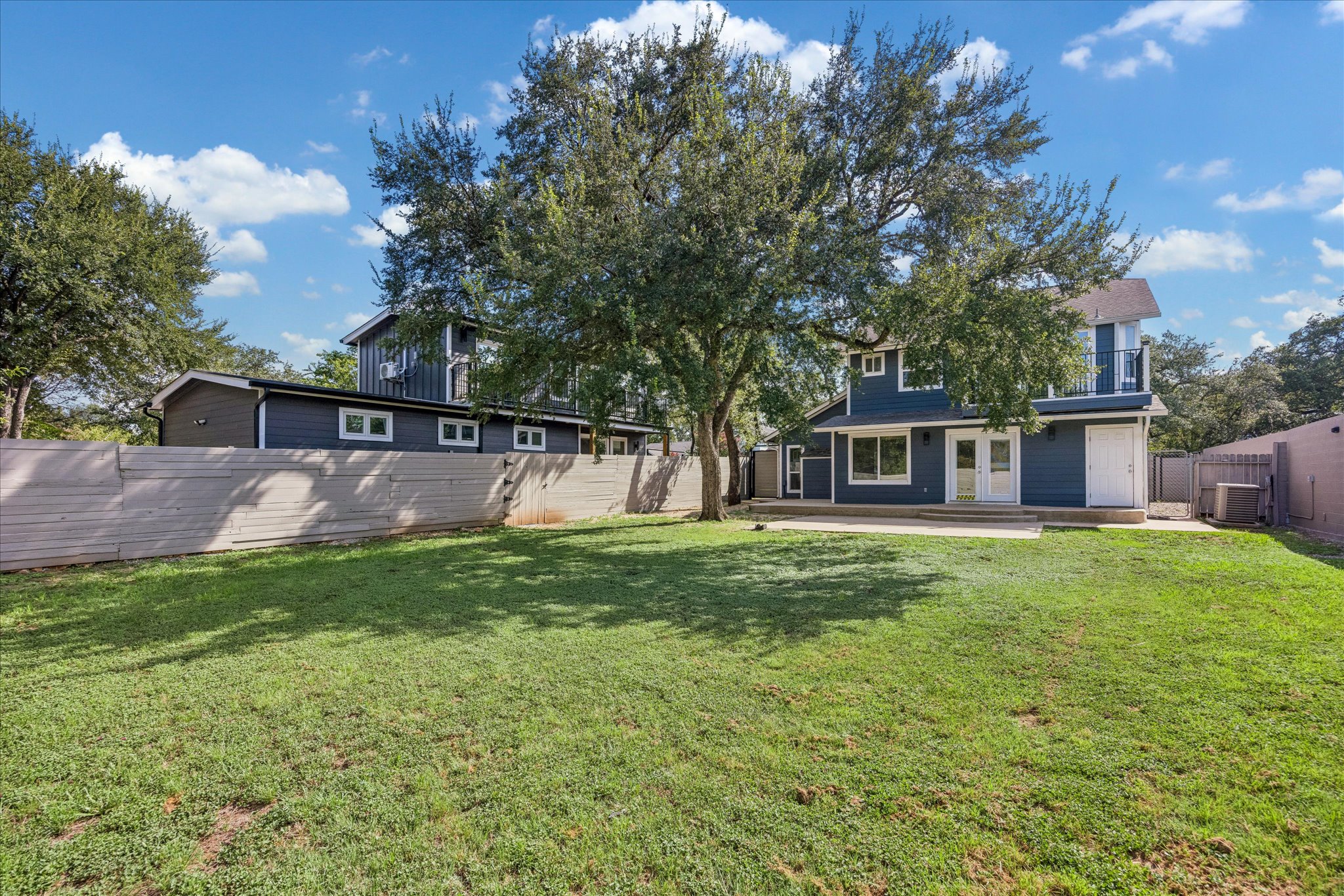 7905-7907 Tiffany Drive Austin, TX 78749 - Photo 21 of 36 Large backyard (main house)