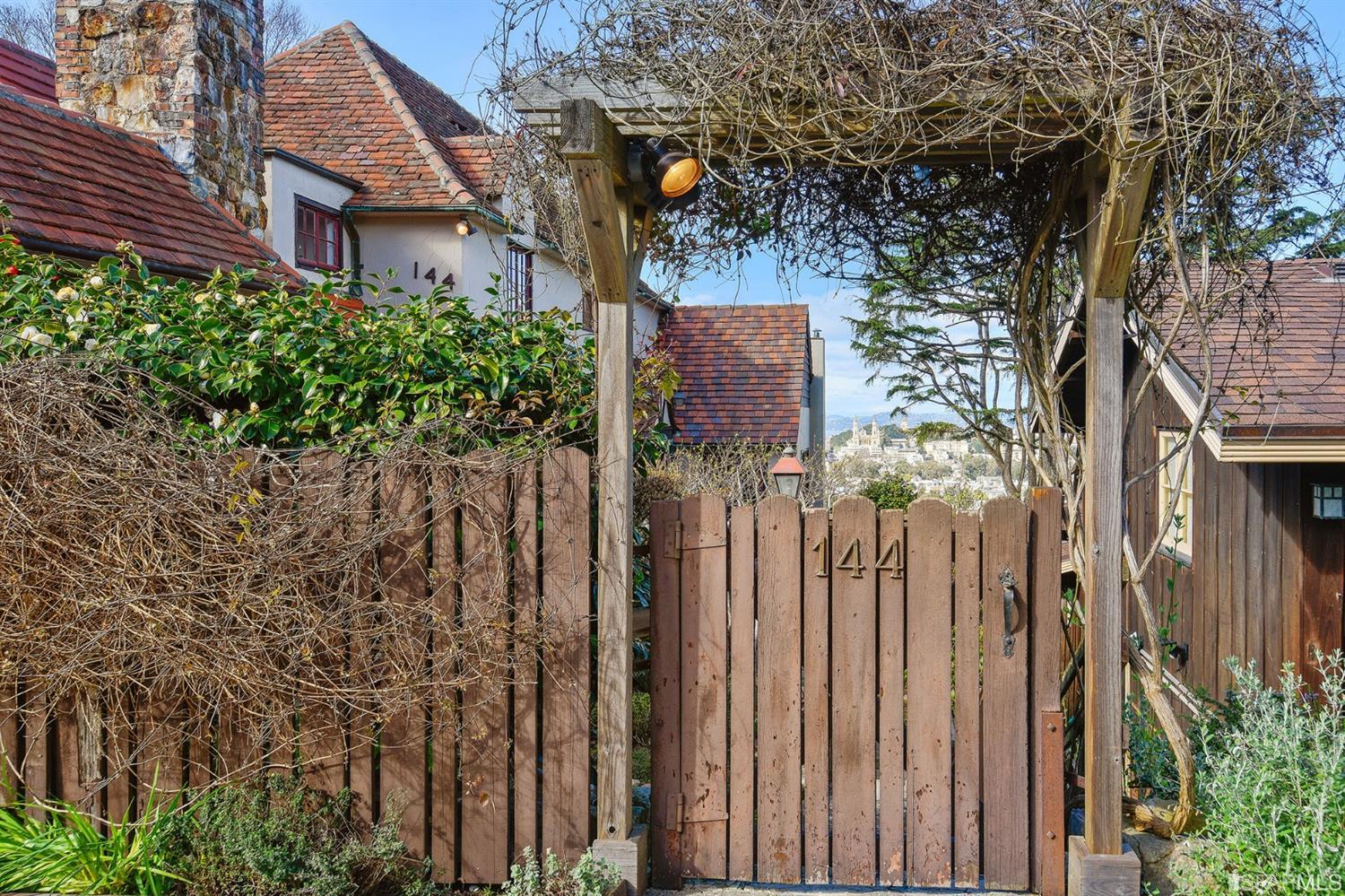 144 Belgrave Avenue San Francisco, CA 94117 - Photo 6 of 88