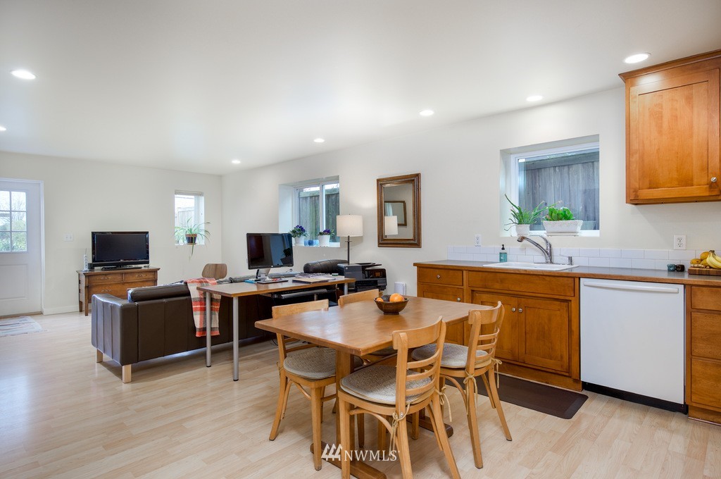 708 North 82nd Street Seattle, WA 98103 - Photo 19 of 25 Gallery Image 19