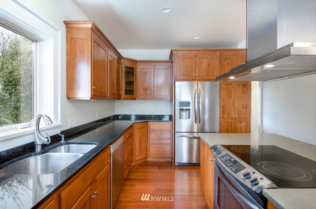 708 North 82nd Street Seattle, WA 98103 - Photo 5 of 25 Gallery Image 5
