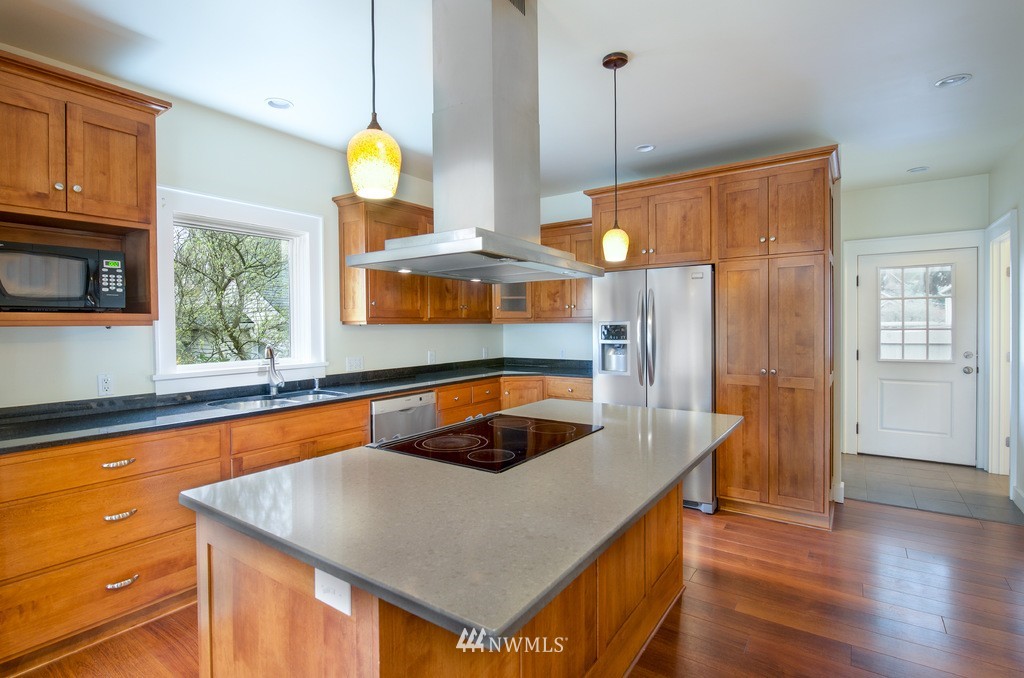 708 North 82nd Street Seattle, WA 98103 - Photo 6 of 25 Gallery Image 6