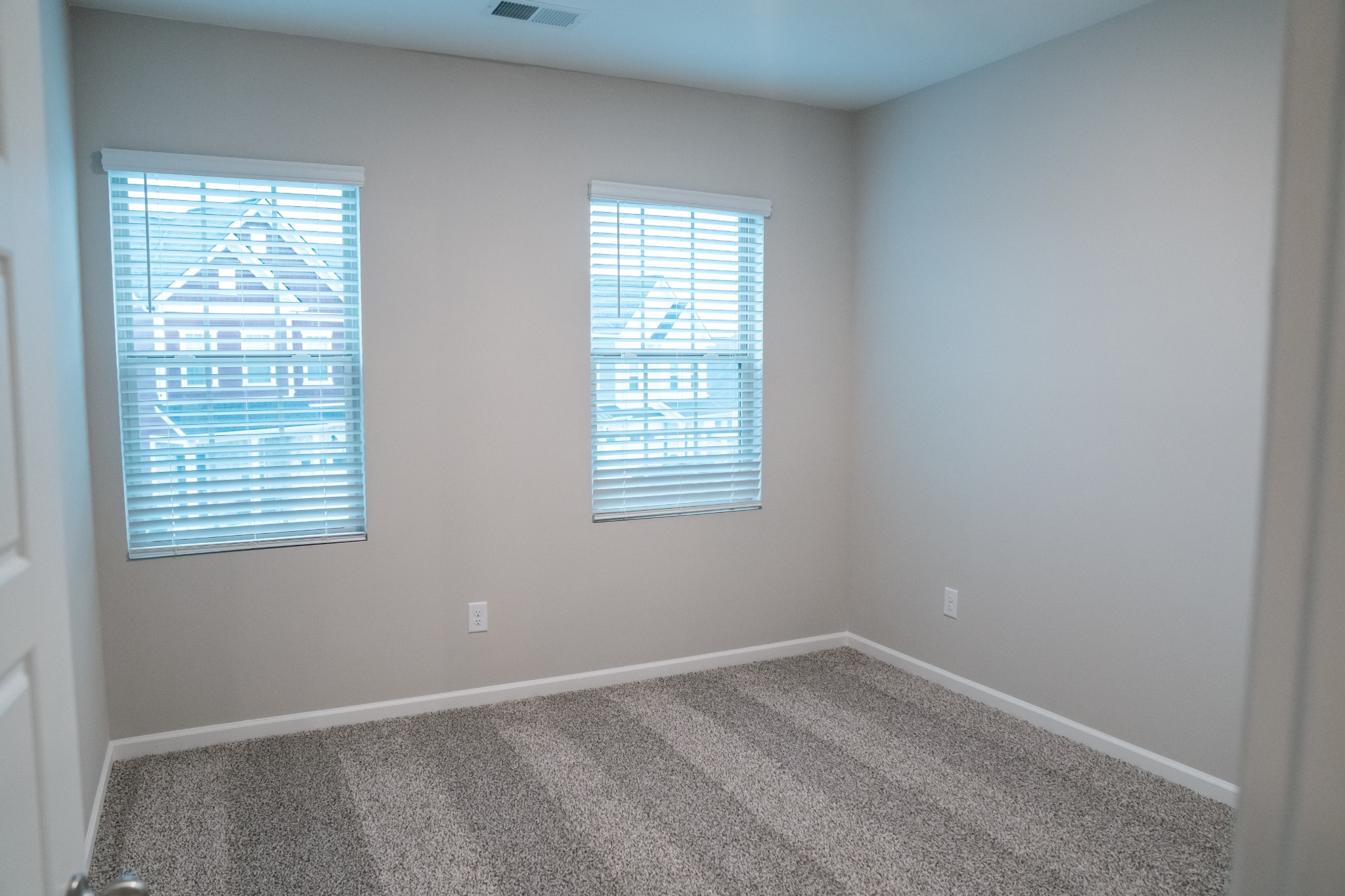 337 Carver Connection, Unit 33 Lebanon, TN 37087 - Photo 15 of 21 an empty room with a window