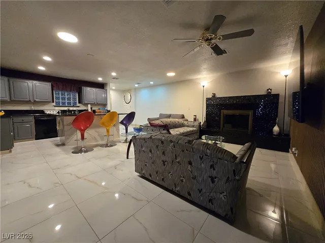 $1,550 | 2755 Mann Street, Unit 2 BR, Las Vegas, NV 89146