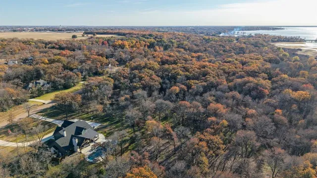 $915,000 | 122 Oakmont Drive, Mabank, TX 75147