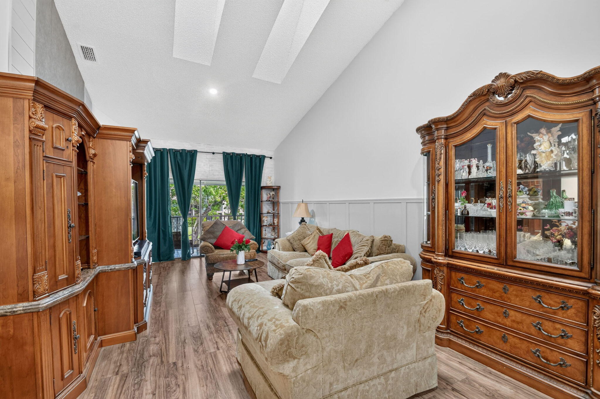 907 Harbour Pointe Way Greenacres, FL 33413 - Photo 15 of 87 Living Room