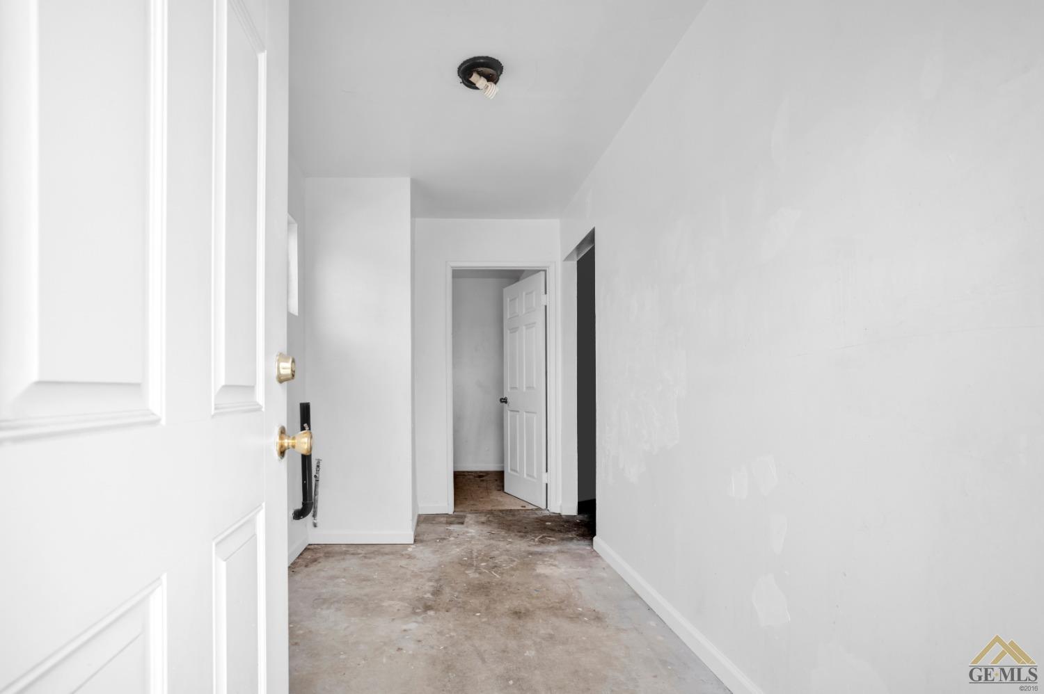 Undisclosed Address Bakersfield, CA 93308 - Photo 25 of 34 a view of small space