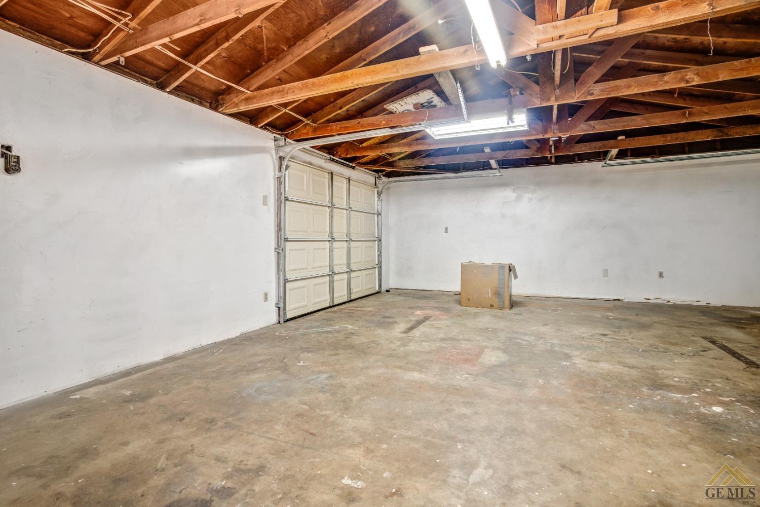 Undisclosed Address Bakersfield, CA 93308 - Photo 27 of 34 a view of empty room