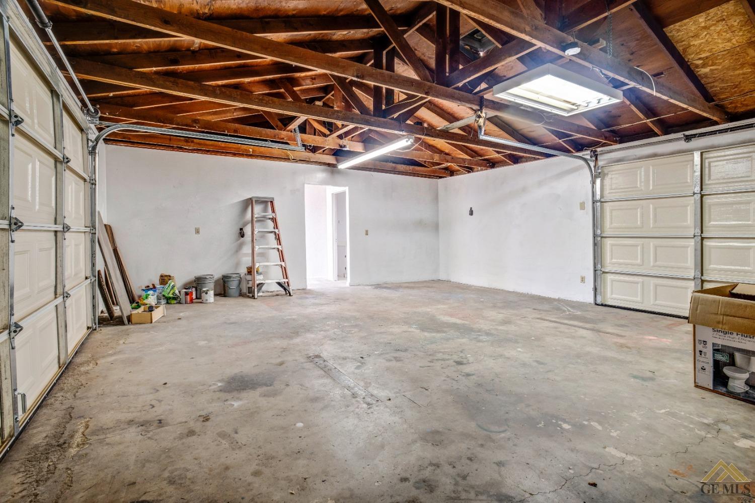 Undisclosed Address Bakersfield, CA 93308 - Photo 30 of 34 a view of empty room