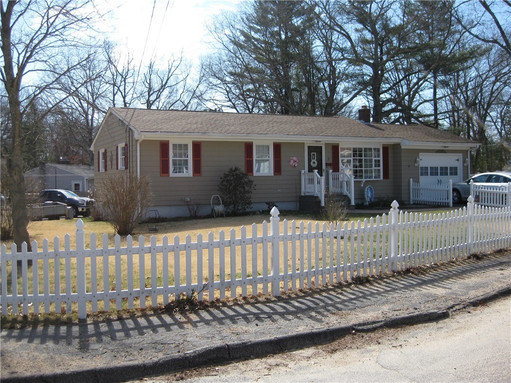 7 Alvero Road Coventry, RI 02816 - Photo 3 of 18