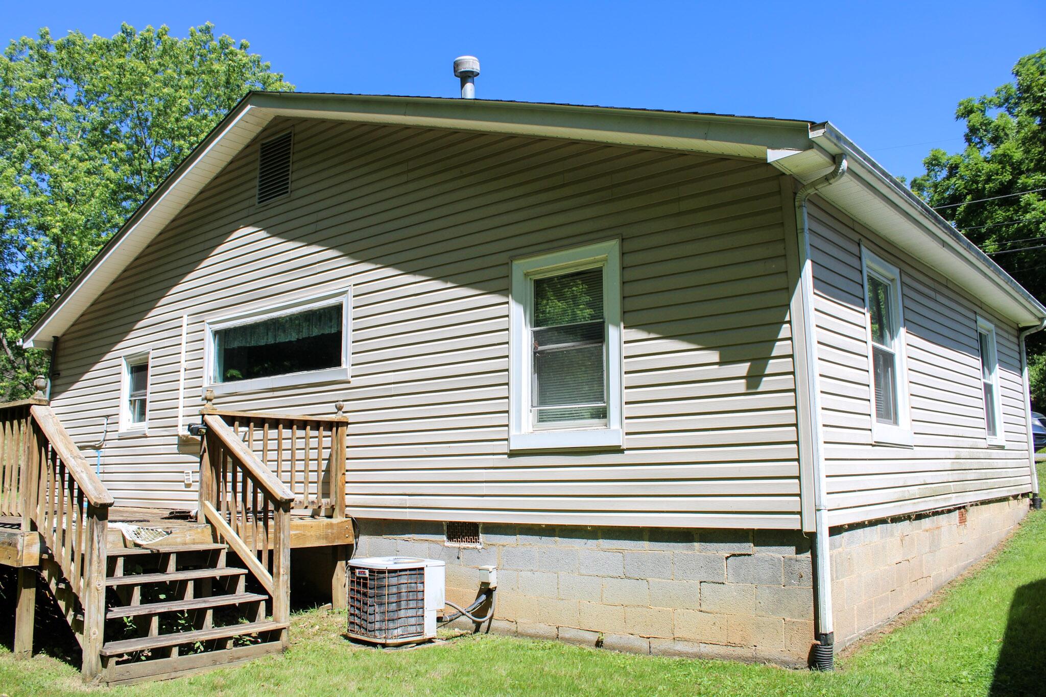 6097 Blue Ridge Turnpike Fincastle, VA 24090 - Photo 12 of 14 1000326538