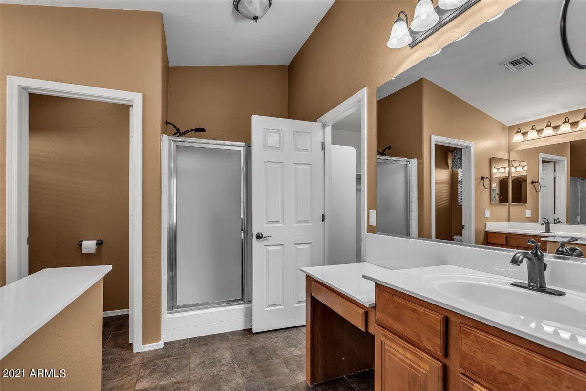 46176 West Tucker Road Maricopa, AZ 85139 - Photo 14 of 28 Primary Bathroom