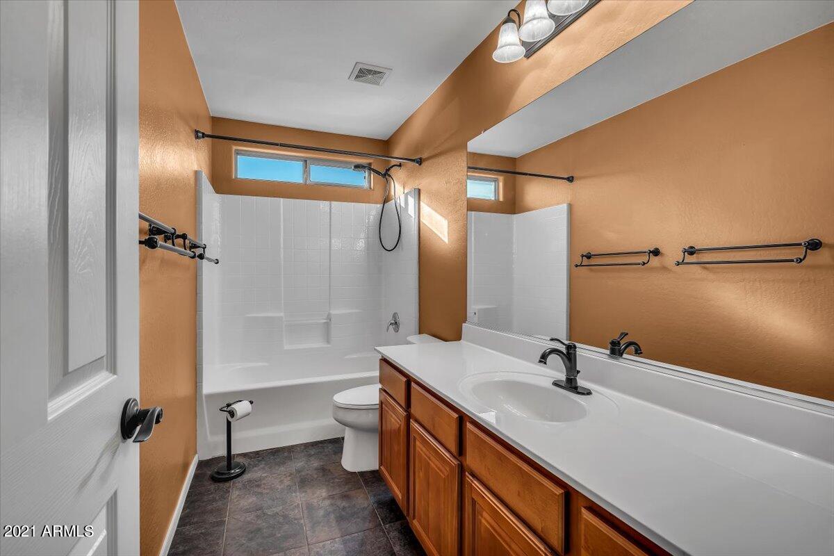 46176 West Tucker Road Maricopa, AZ 85139 - Photo 20 of 28 Guest Bathroom