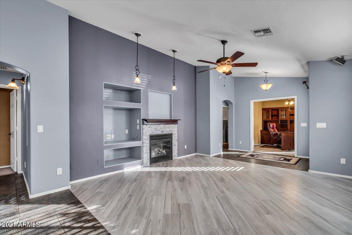 46176 West Tucker Road Maricopa, AZ 85139 - Photo 7 of 28 Living Room