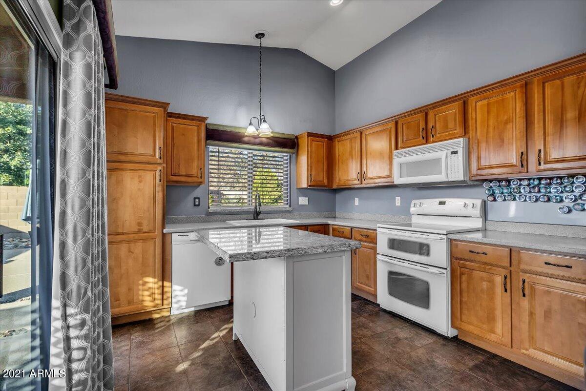 46176 West Tucker Road Maricopa, AZ 85139 - Photo 9 of 28 Kitchen