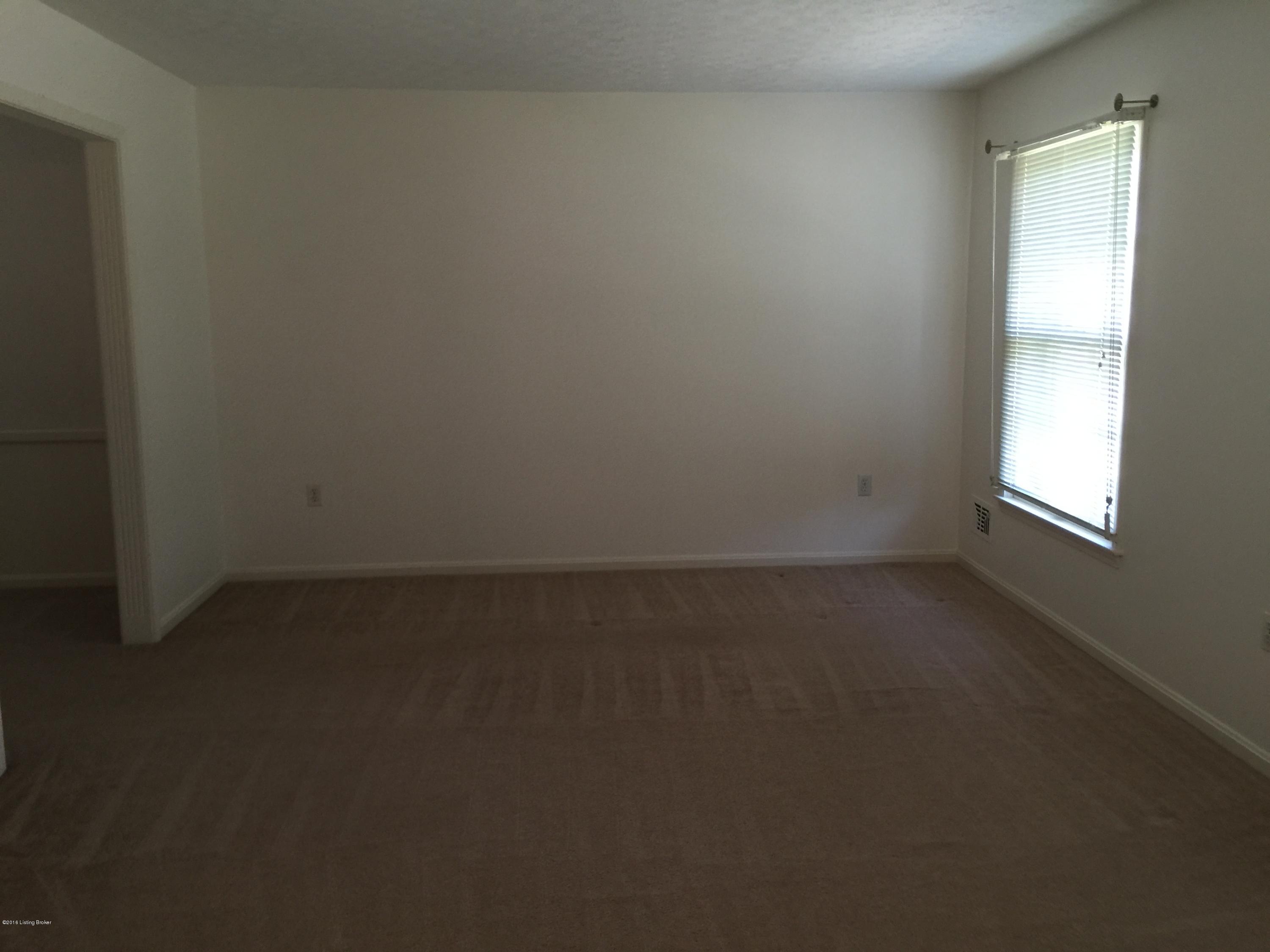 3002 Sunny Field Road Louisville, KY 40220 - Photo 21 of 51 Living Room will accommodate any size furniture, very spacious.