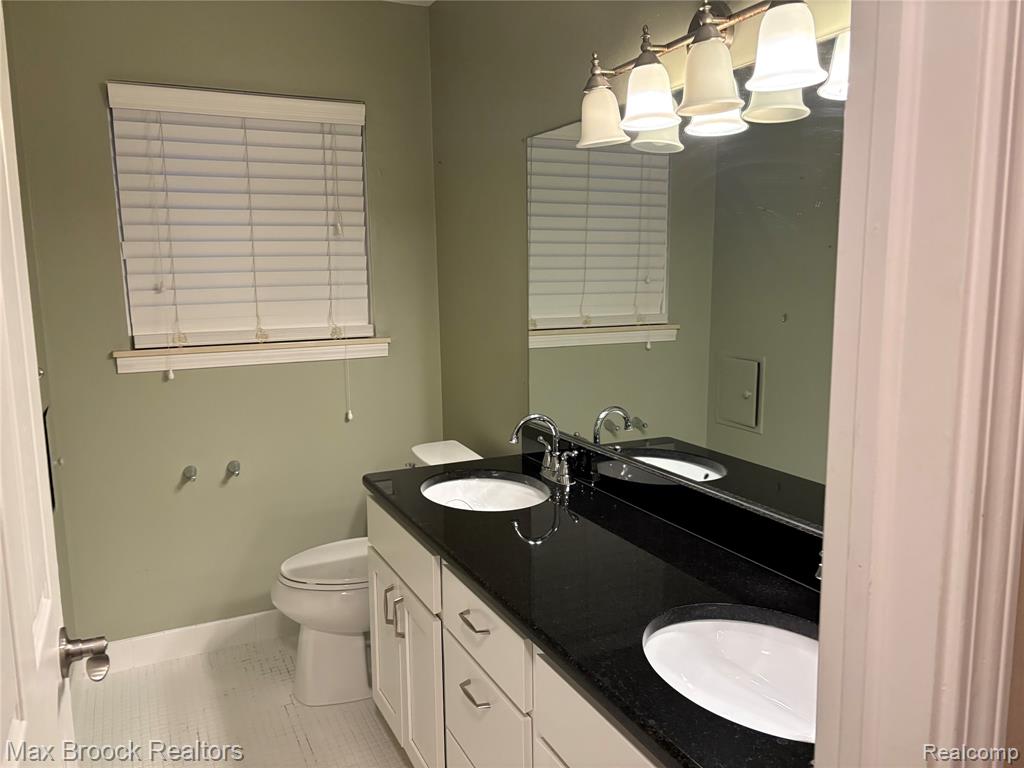 32246 Oakview Drive Warren, MI 48092 - Photo 5 of 7