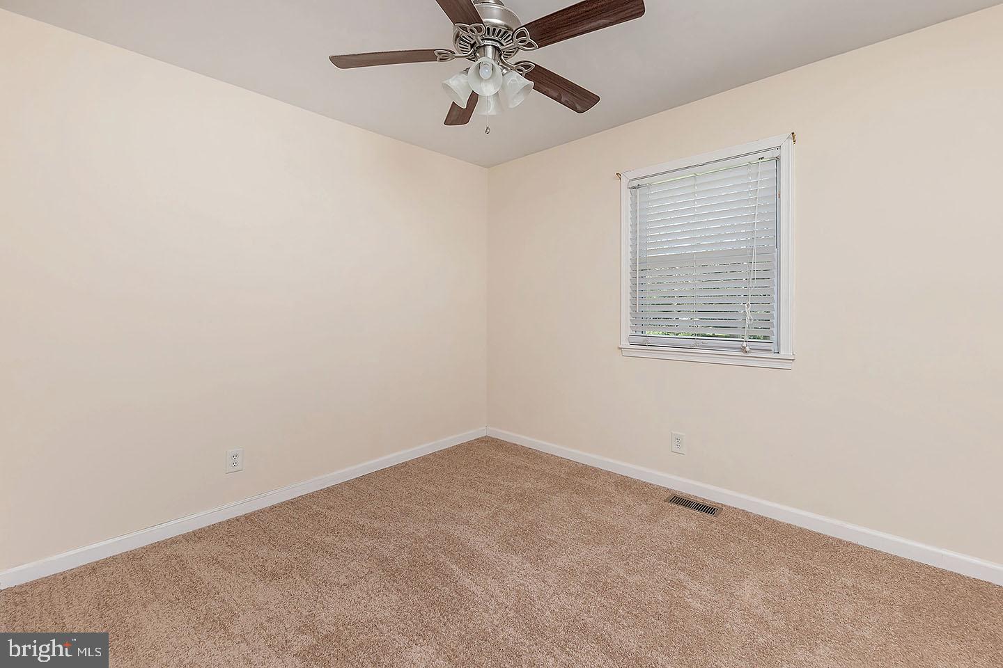 5 Andaloro Way Deptford, NJ 08093 - Photo 11 of 14