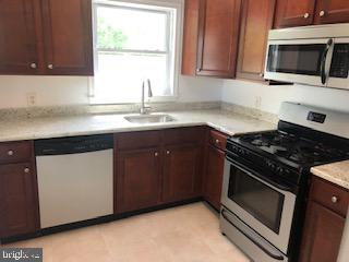 5 Andaloro Way Deptford, NJ 08093 - Photo 3 of 14