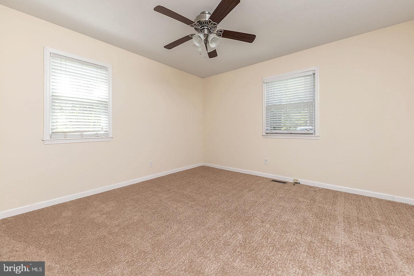 5 Andaloro Way Deptford, NJ 08093 - Photo 8 of 14