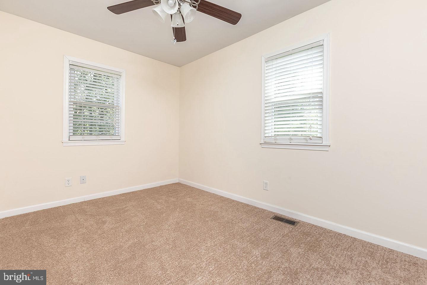 5 Andaloro Way Deptford, NJ 08093 - Photo 9 of 14