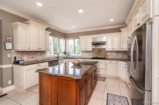 $840,000 | 57629 Stonebriar Drive, Washington, MI 48094