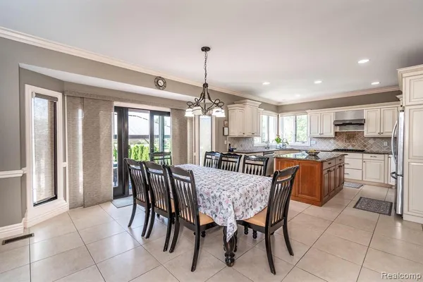 $825,000 | 57629 Stonebriar Drive, Washington, MI 48094