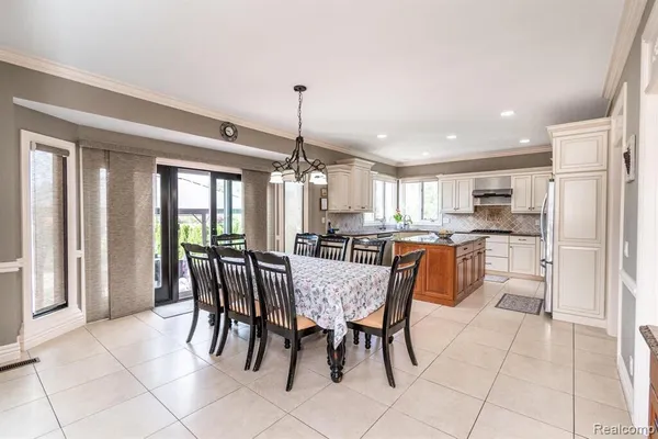 $825,000 | 57629 Stonebriar Drive, Washington, MI 48094